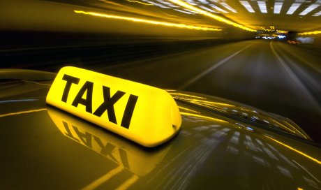 Assurez vous d'utiliser un service de taxi réglementaire pour vos transports avec wellness taxi travels